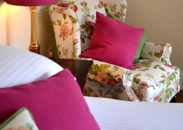 Delphi 4* Линон